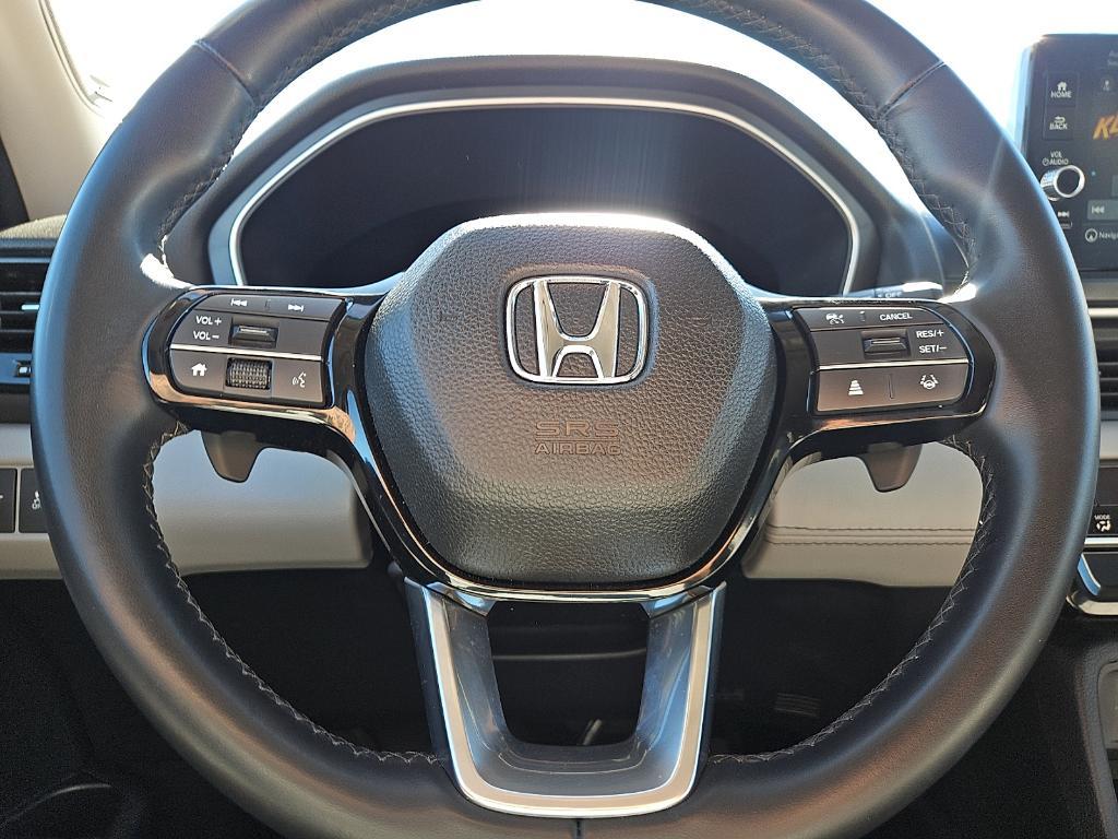 used 2025 Honda Pilot car, priced at $42,925