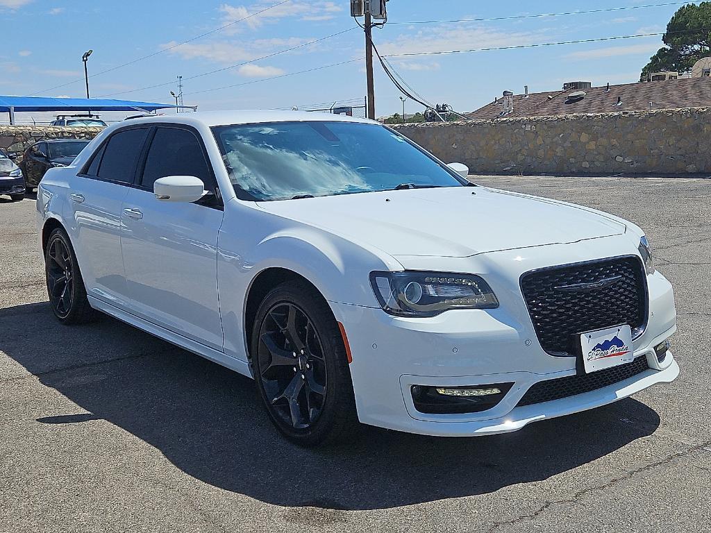 used 2022 Chrysler 300 car, priced at $29,991