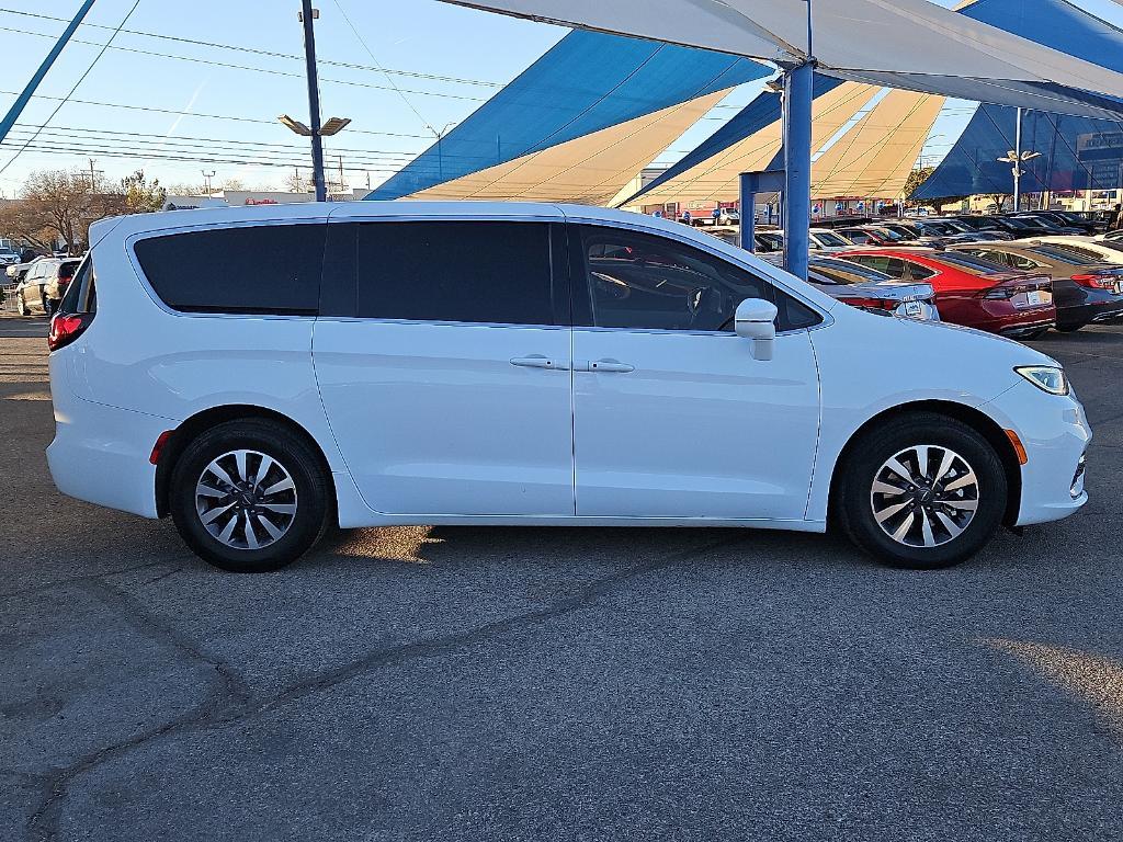 used 2022 Chrysler Pacifica Hybrid car, priced at $22,991