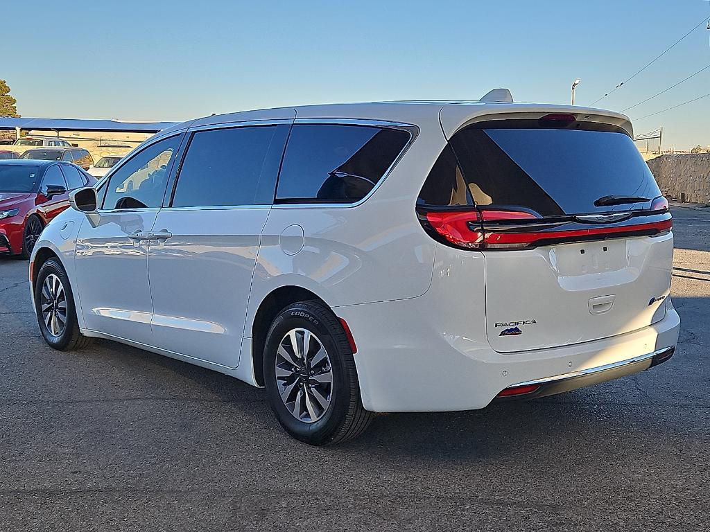used 2022 Chrysler Pacifica Hybrid car, priced at $22,991