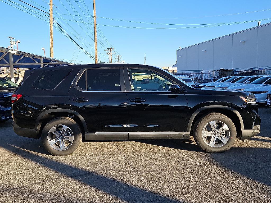 new 2025 Honda Pilot car, priced at $47,095