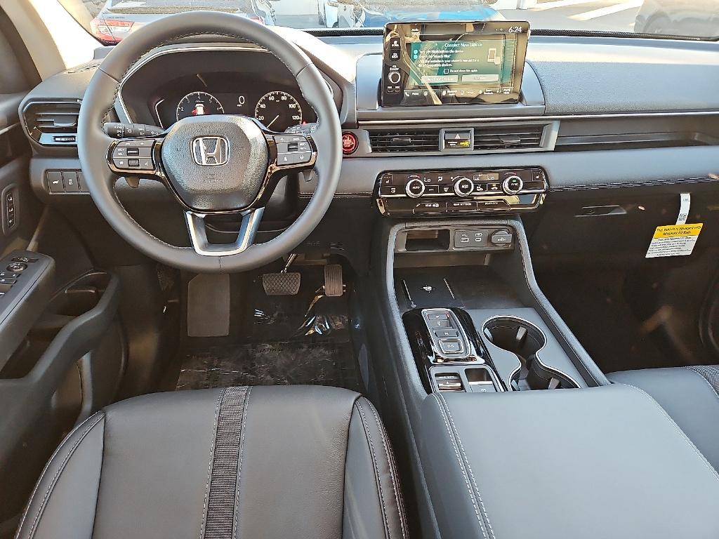 new 2025 Honda Pilot car, priced at $47,095