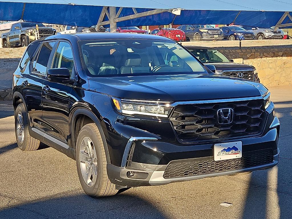 new 2025 Honda Pilot car, priced at $47,095