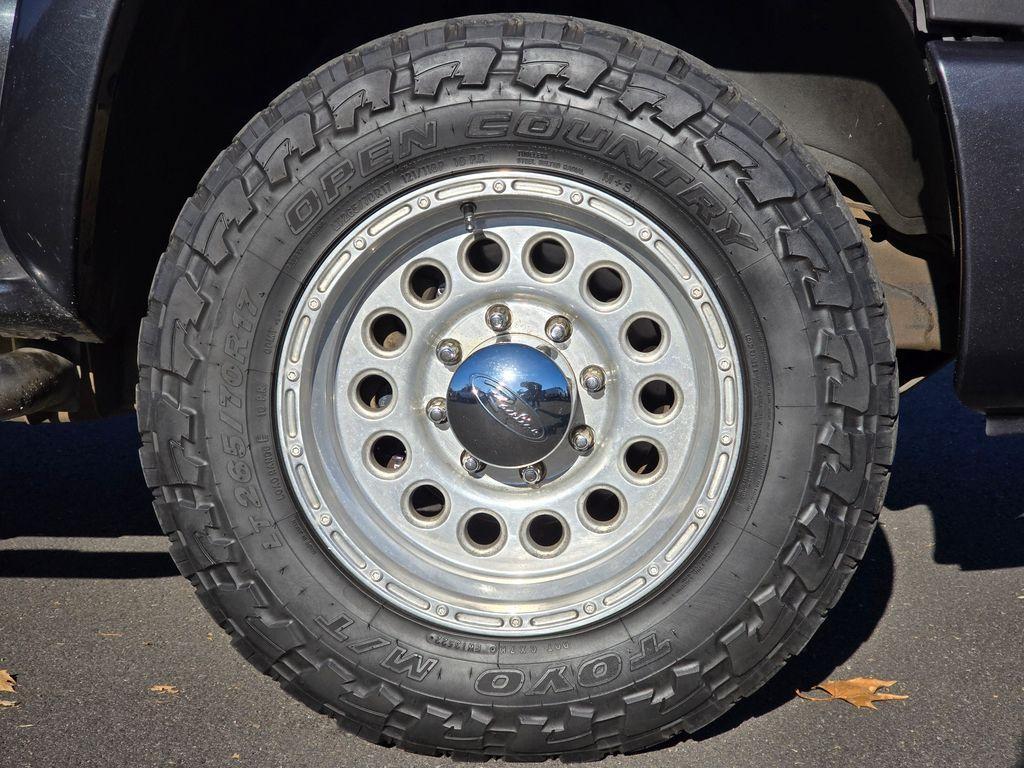 used 2005 GMC Sierra 2500 car, priced at $21,374