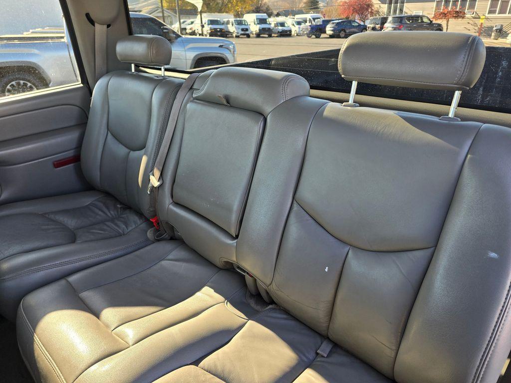 used 2005 GMC Sierra 2500 car, priced at $21,374