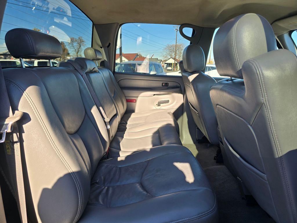 used 2005 GMC Sierra 2500 car, priced at $21,374