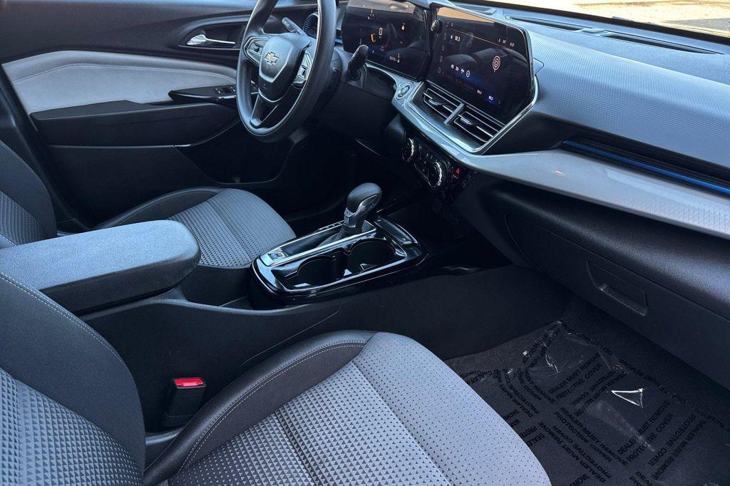 used 2025 Chevrolet Trax car, priced at $21,085