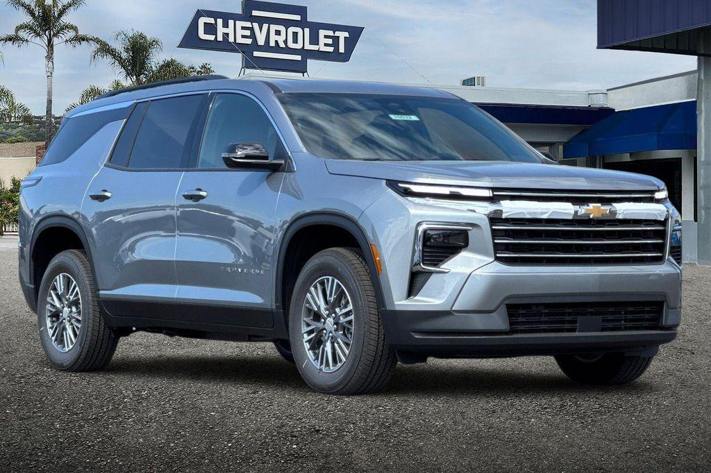 new 2026 Chevrolet Traverse car, priced at $42,195