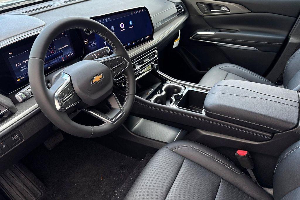 new 2026 Chevrolet Traverse car, priced at $42,195