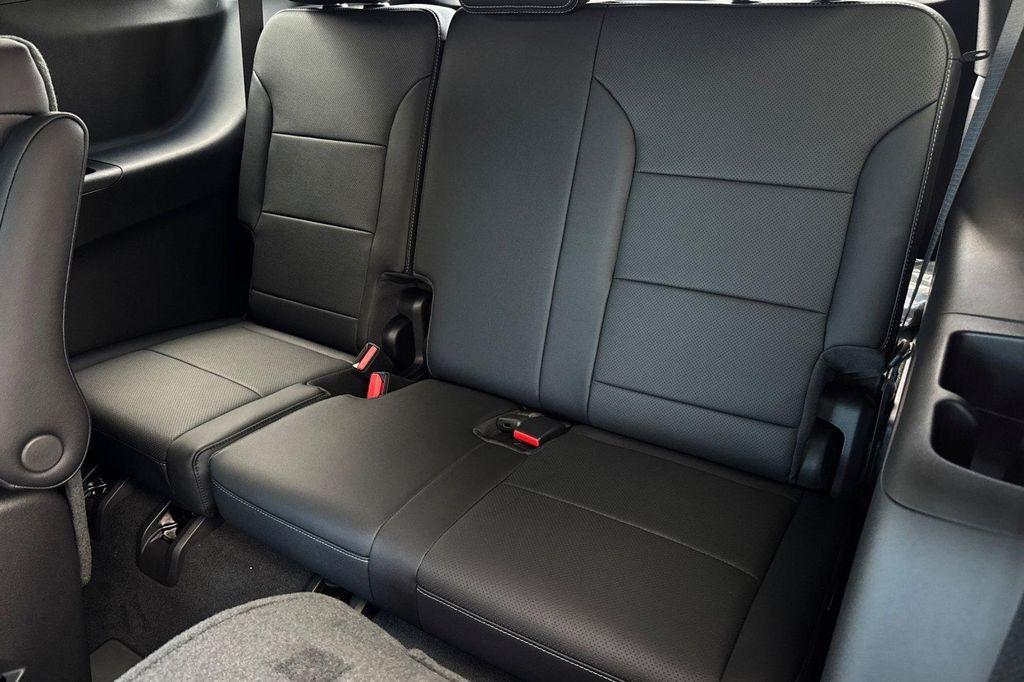 new 2026 Chevrolet Traverse car, priced at $42,195