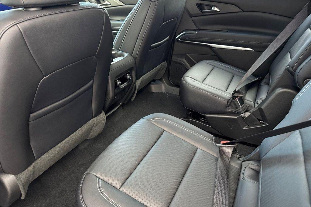 new 2026 Chevrolet Traverse car, priced at $42,195