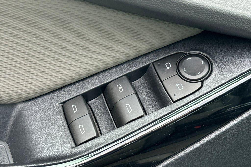 new 2026 Chevrolet Equinox car, priced at $33,164