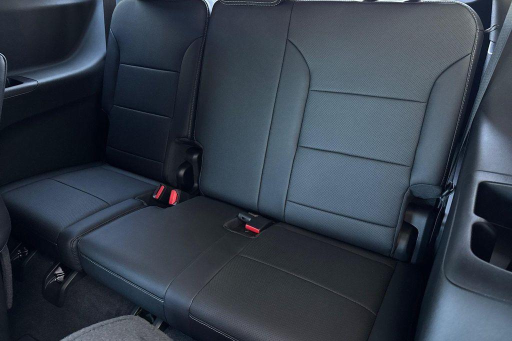 new 2026 Chevrolet Traverse car, priced at $43,420