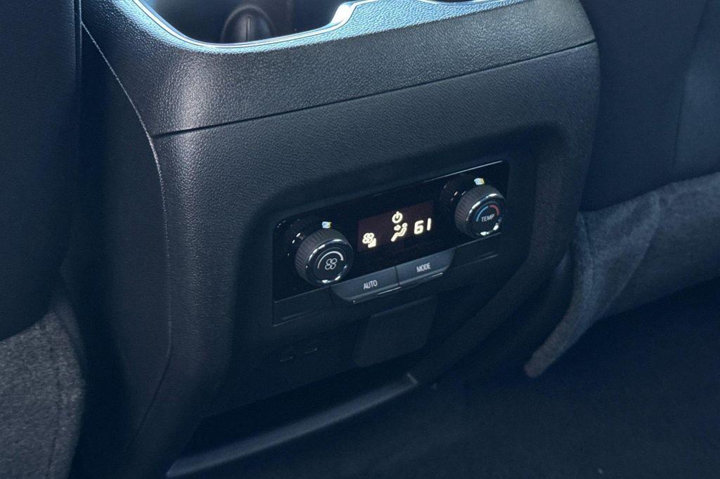 new 2026 Chevrolet Traverse car, priced at $43,420