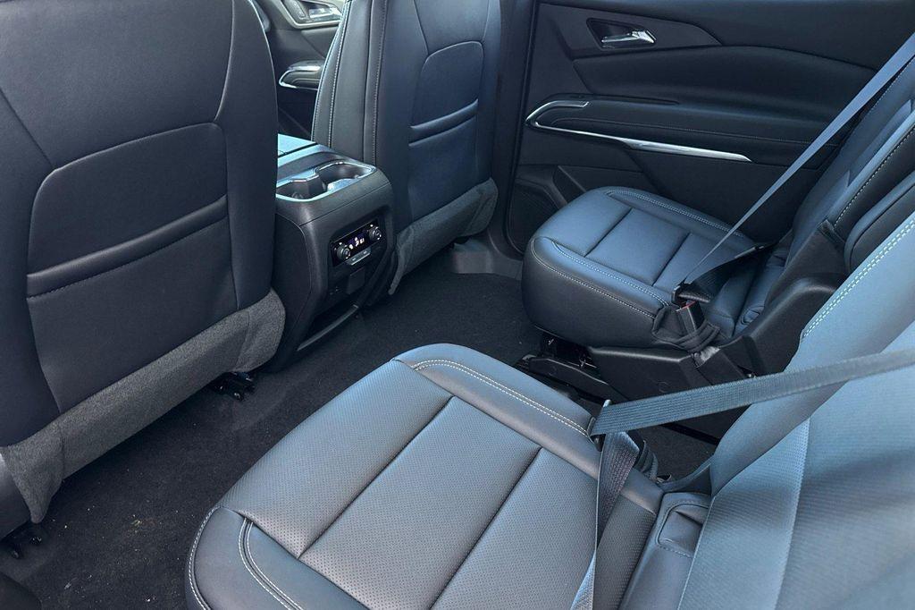 new 2026 Chevrolet Traverse car, priced at $43,420