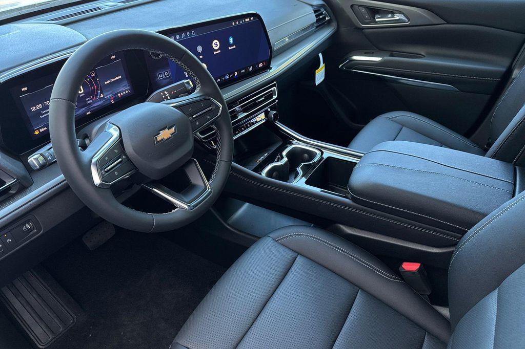new 2026 Chevrolet Traverse car, priced at $43,420