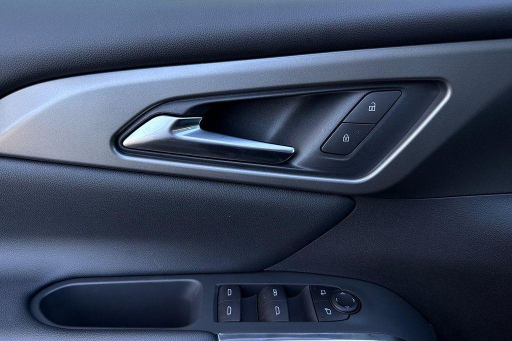 new 2026 Chevrolet Traverse car, priced at $42,195