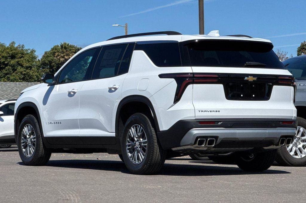 new 2026 Chevrolet Traverse car, priced at $42,195