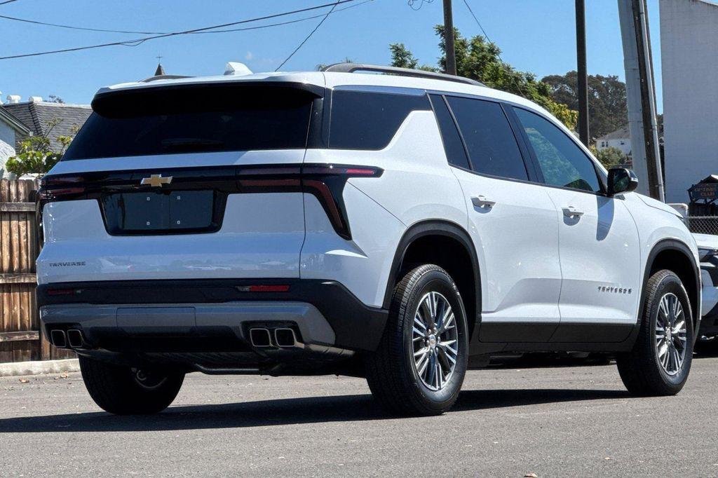 new 2026 Chevrolet Traverse car, priced at $42,195