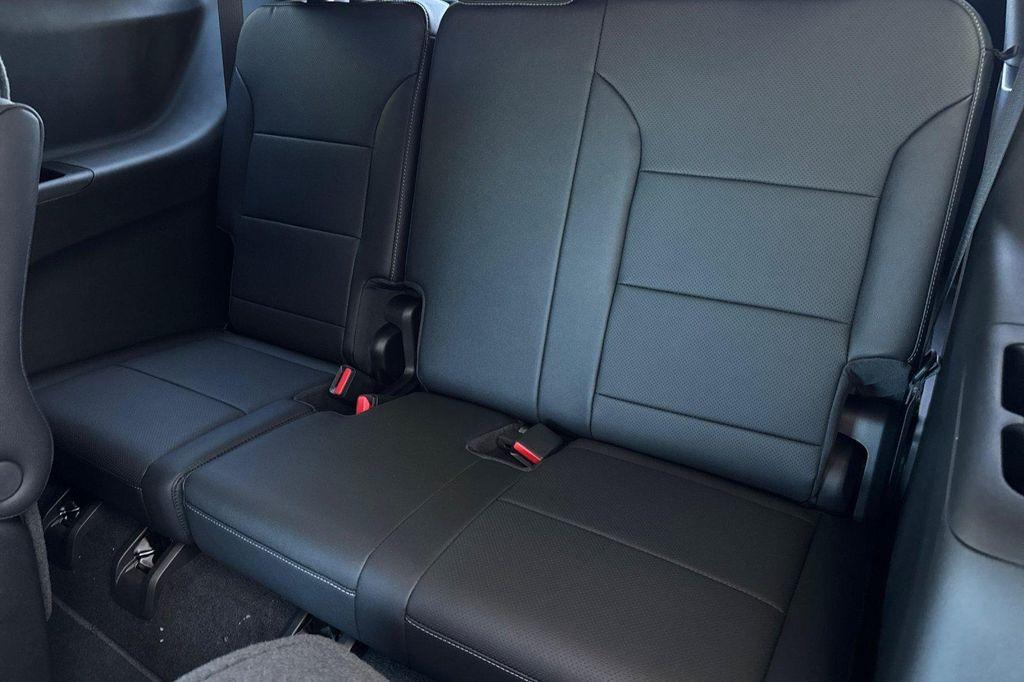 new 2026 Chevrolet Traverse car, priced at $42,195