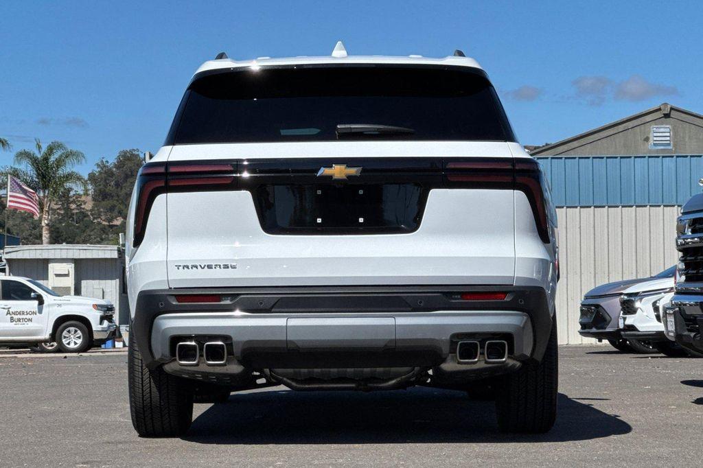 new 2026 Chevrolet Traverse car, priced at $42,195