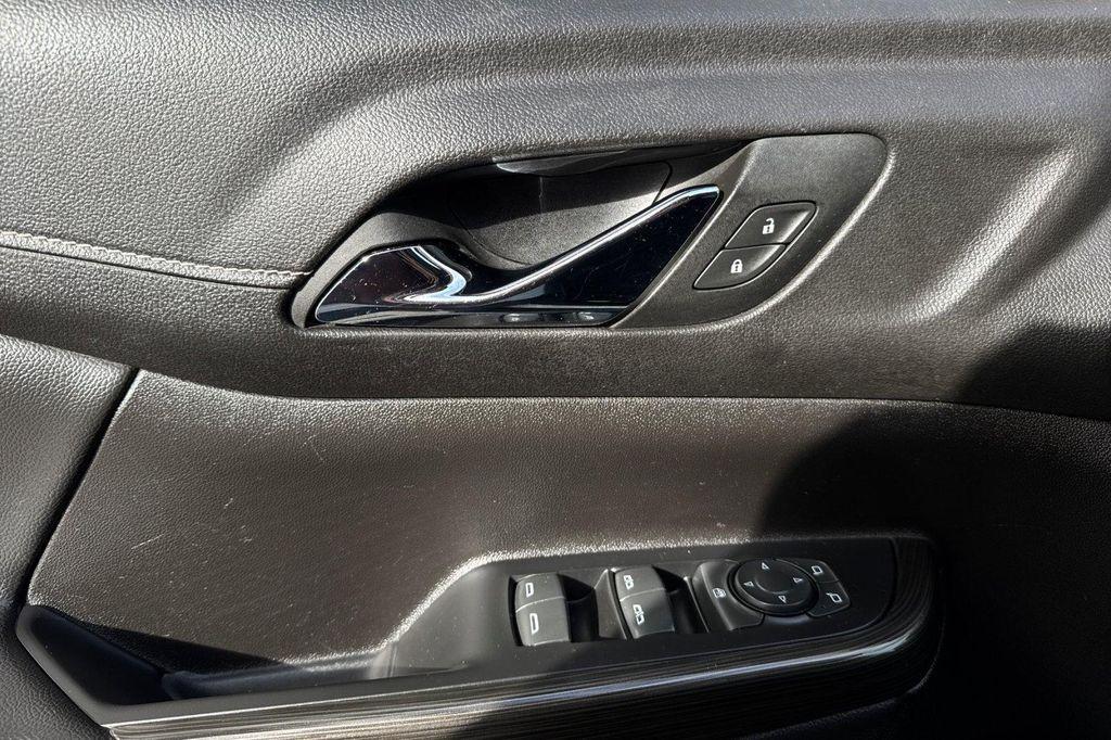 used 2023 GMC Acadia car, priced at $25,000