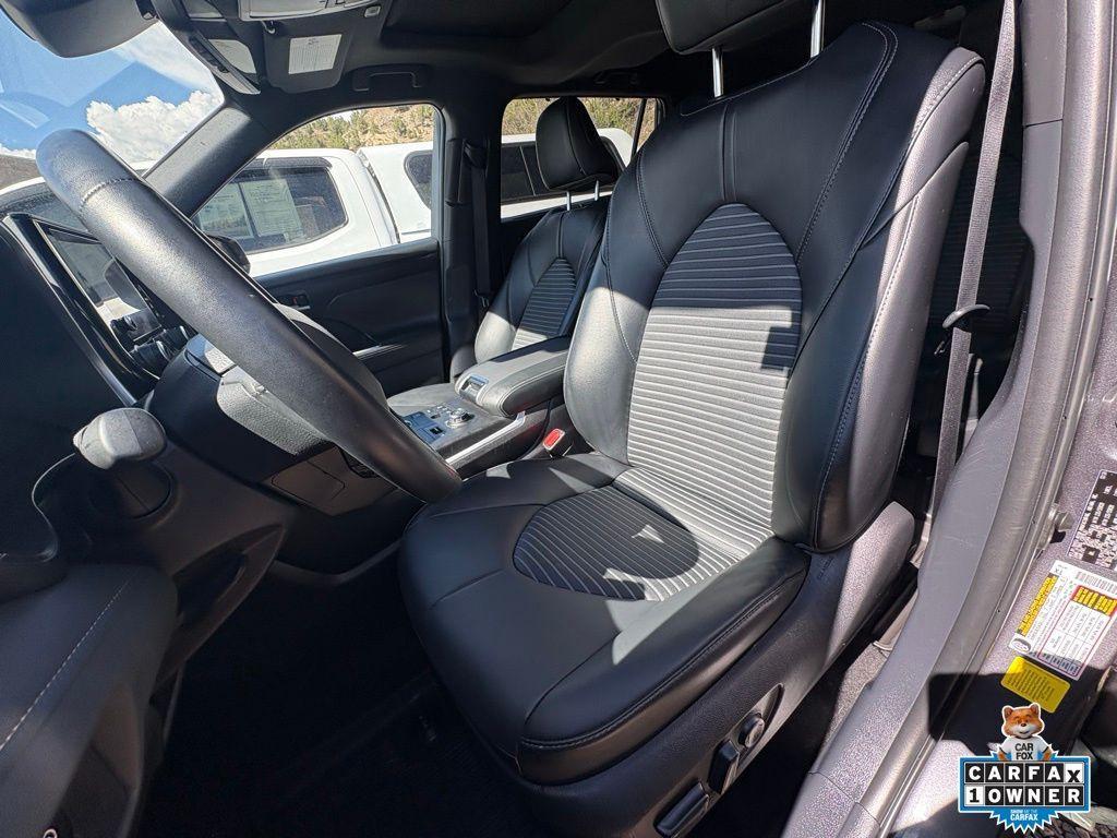 used 2025 Toyota Highlander car, priced at $41,895