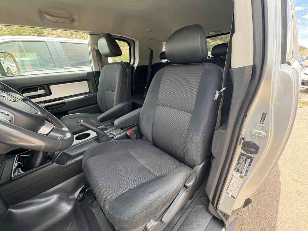 used 2007 Toyota FJ Cruiser car, priced at $14,980