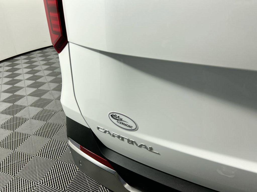 new 2026 Kia Carnival Hybrid car, priced at $45,909
