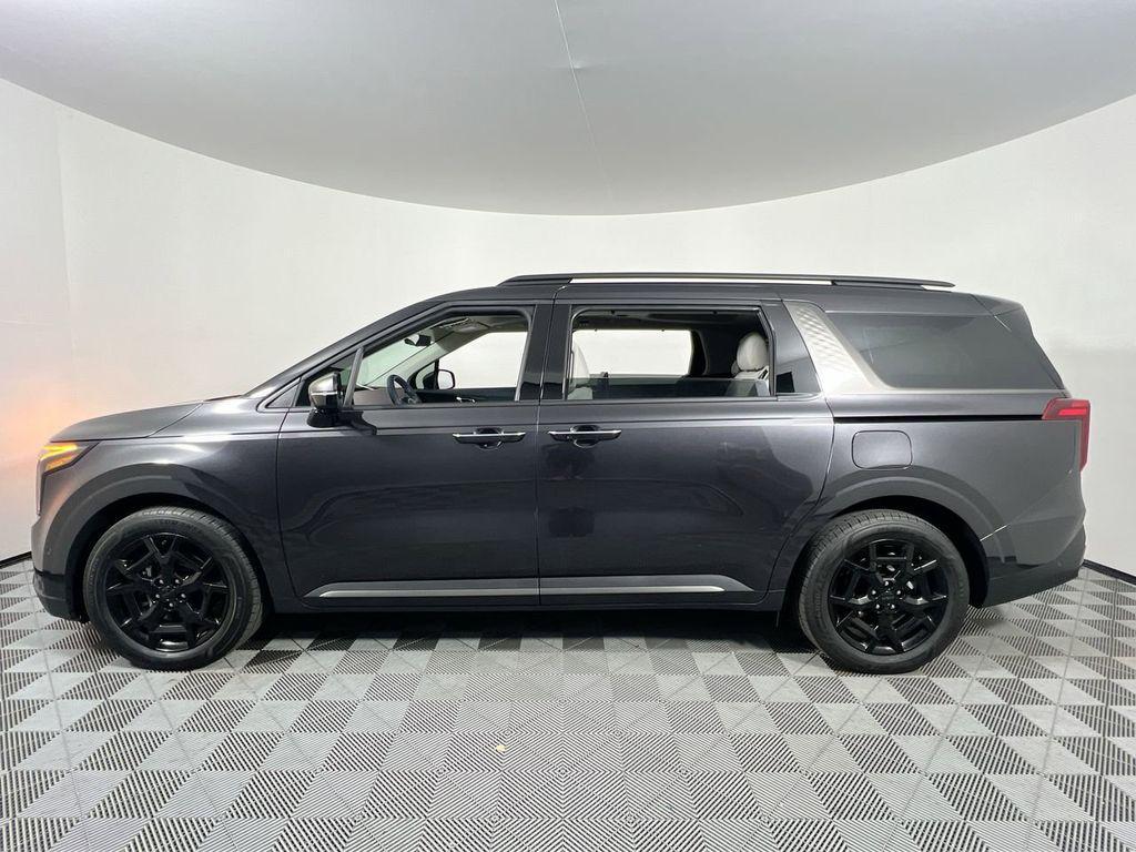 new 2026 Kia Carnival Hybrid car, priced at $55,385