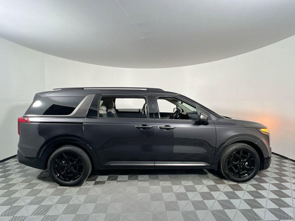 new 2026 Kia Carnival Hybrid car, priced at $55,385