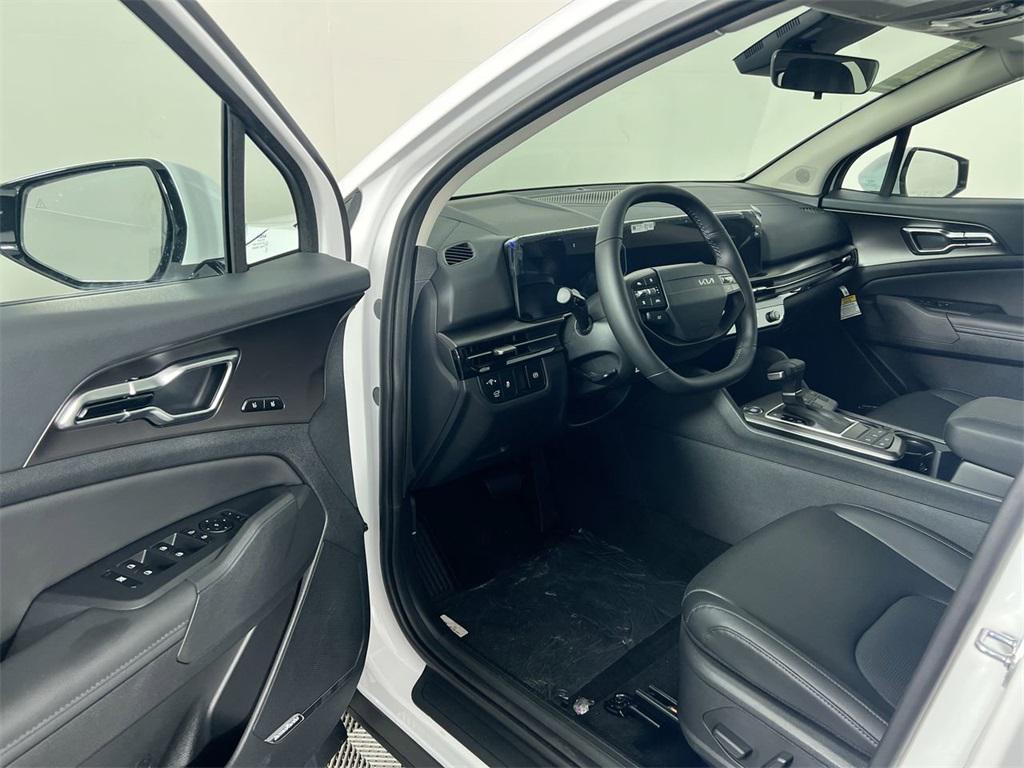 new 2026 Kia Sportage car, priced at $30,278