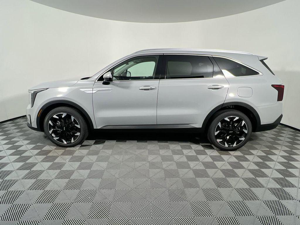 new 2026 Kia Sorento car, priced at $41,173