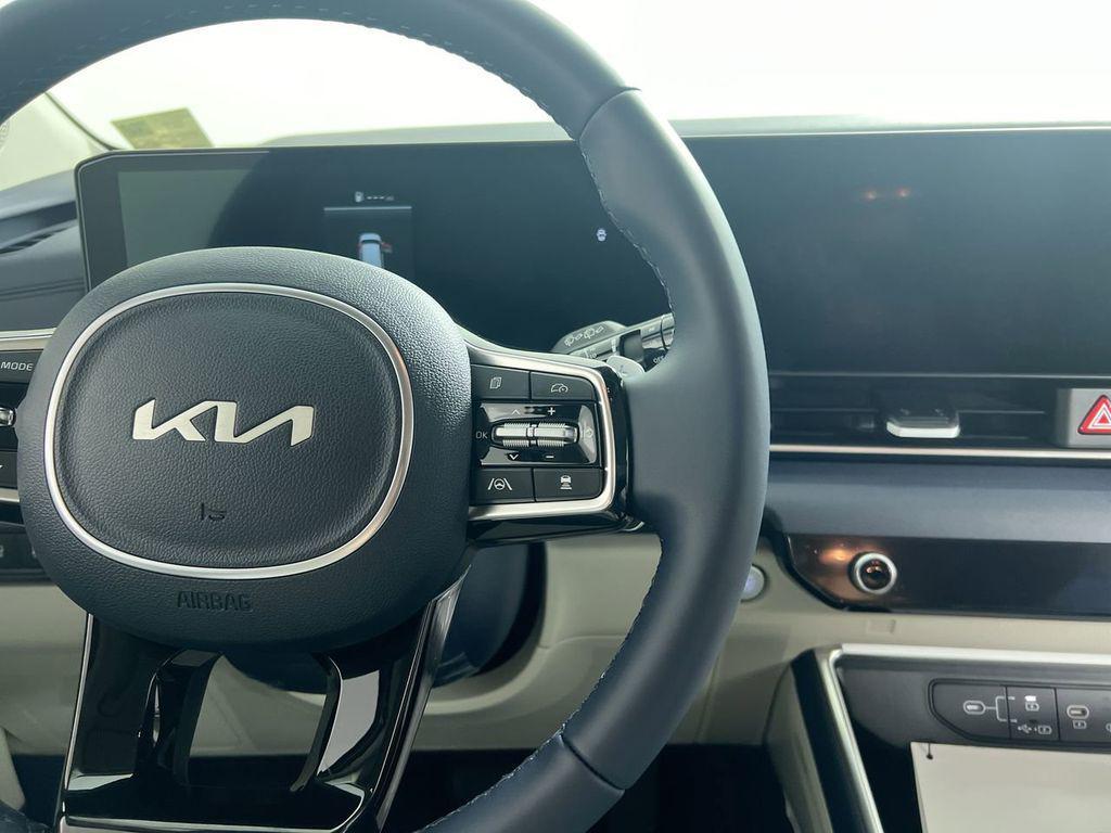 new 2026 Kia Carnival Hybrid car, priced at $41,754