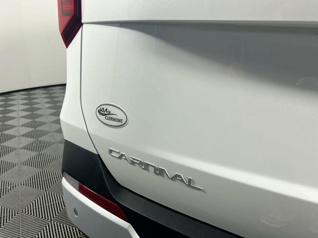 new 2026 Kia Carnival Hybrid car, priced at $40,761