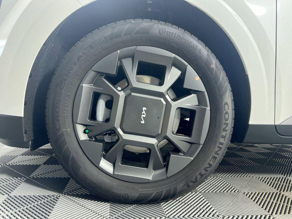 new 2026 Kia Carnival Hybrid car, priced at $40,761