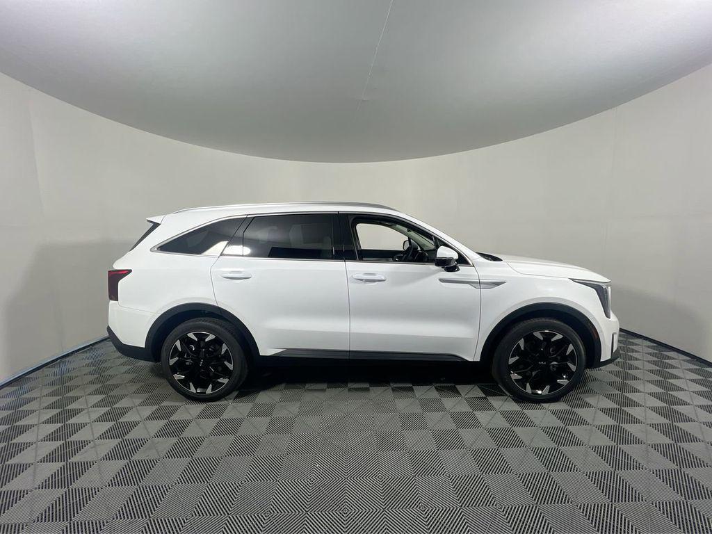new 2026 Kia Sorento car, priced at $43,312