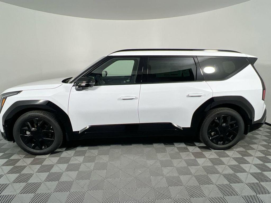 new 2026 Kia EV9 car, priced at $70,375