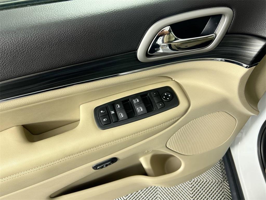 used 2020 Jeep Grand Cherokee car, priced at $20,950