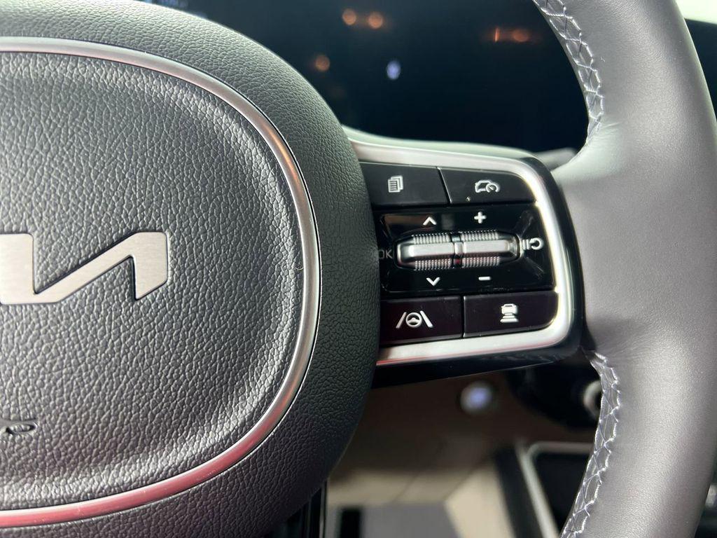 new 2026 Kia Carnival Hybrid car, priced at $39,622