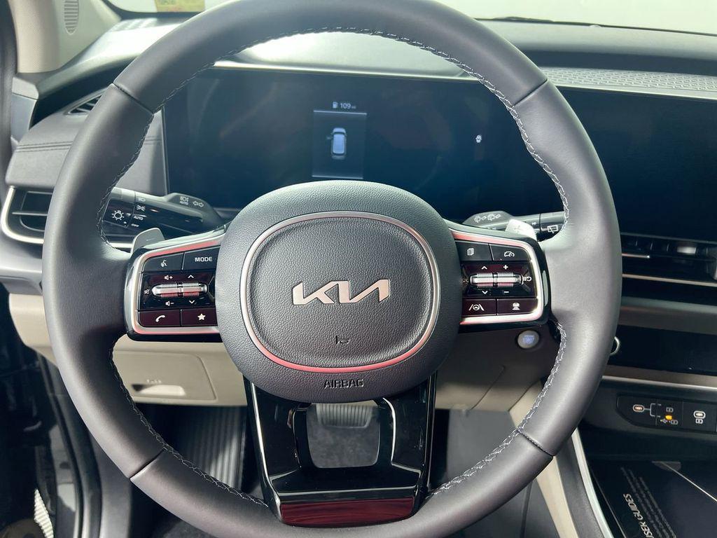 new 2026 Kia Carnival Hybrid car, priced at $39,622