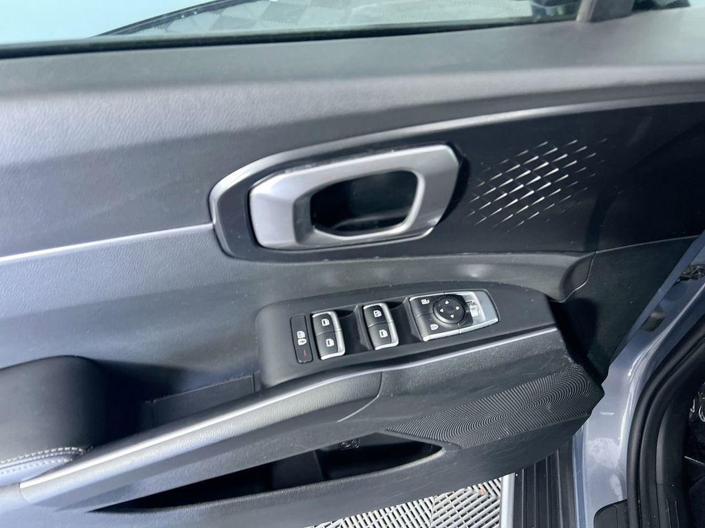 used 2023 Kia Sorento car, priced at $22,535