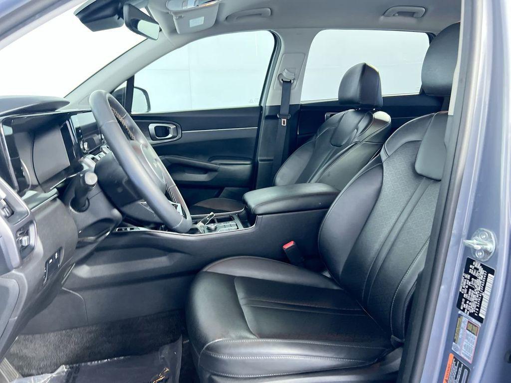 used 2023 Kia Sorento car, priced at $22,535