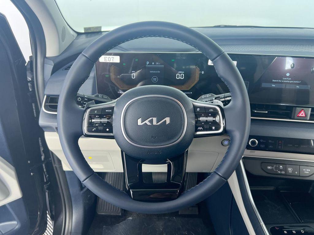 new 2026 Kia Carnival Hybrid car, priced at $40,301