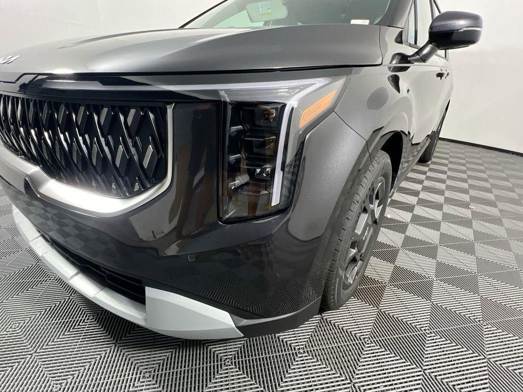 new 2026 Kia Carnival Hybrid car, priced at $40,301