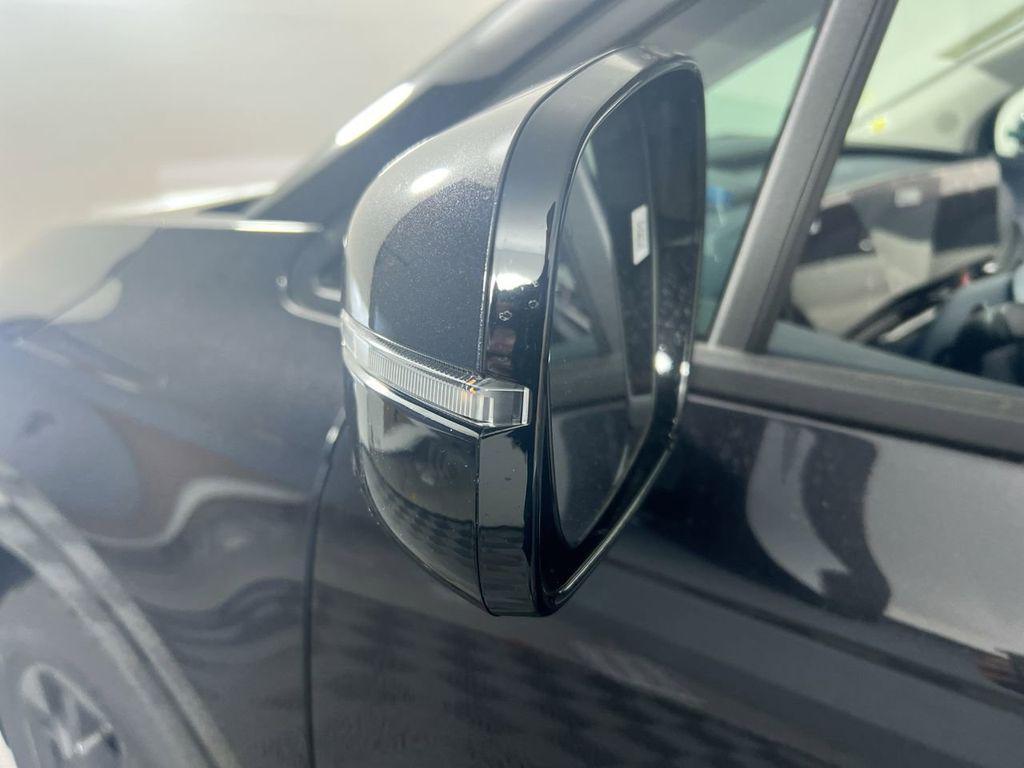 new 2026 Kia Carnival Hybrid car, priced at $40,301