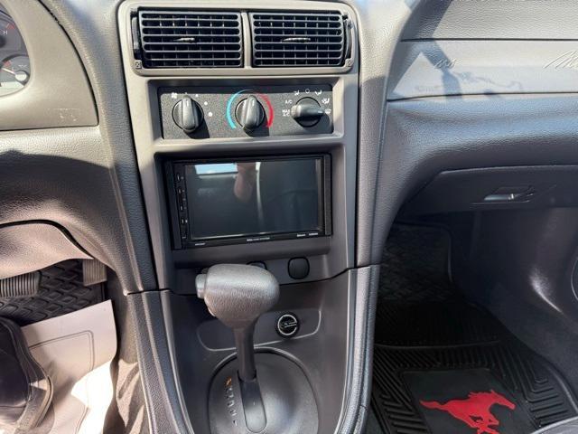 used 2001 Ford Mustang car