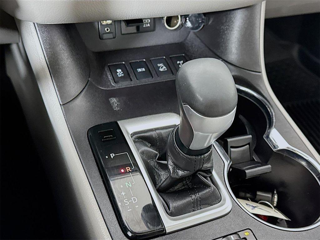 used 2018 Toyota Highlander car, priced at $23,386