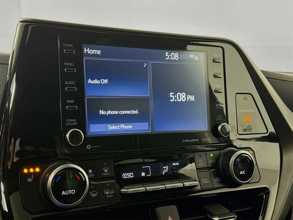 used 2022 Toyota Highlander car, priced at $32,984