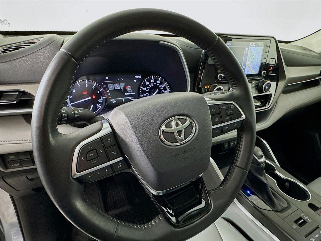 used 2020 Toyota Highlander car, priced at $27,446
